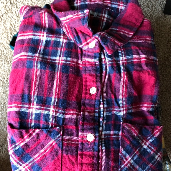 Bundle of flannels - Picture 2 of 8